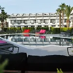 Voxx فندق مرمريس