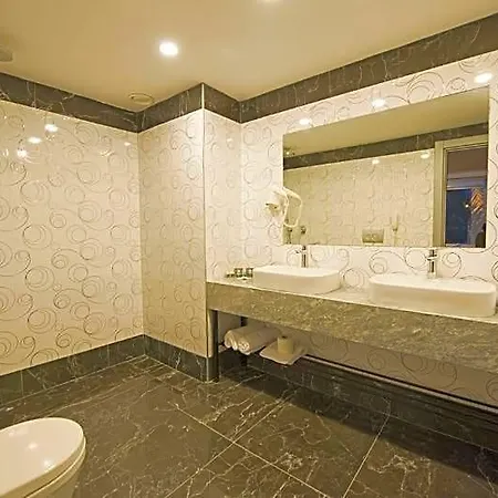 Voxx Hotel 5*